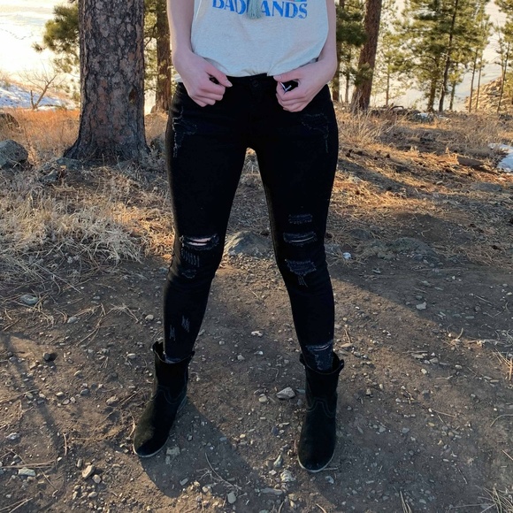 KanCan Denim - NWT Black Distressed KanCan Skinny Jeans